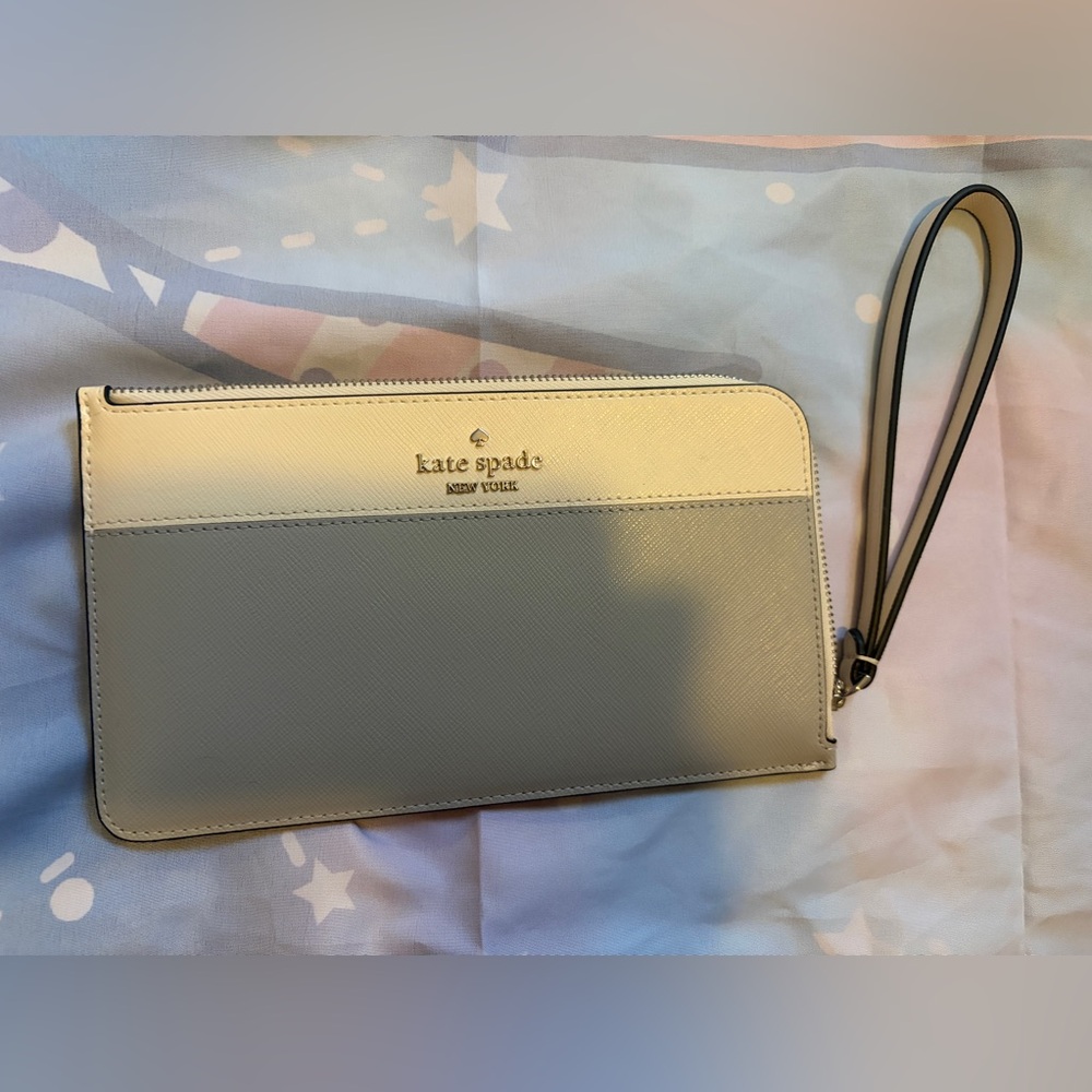 kate spade Two-Tone Leather Wristlet in Cream and Light Gray